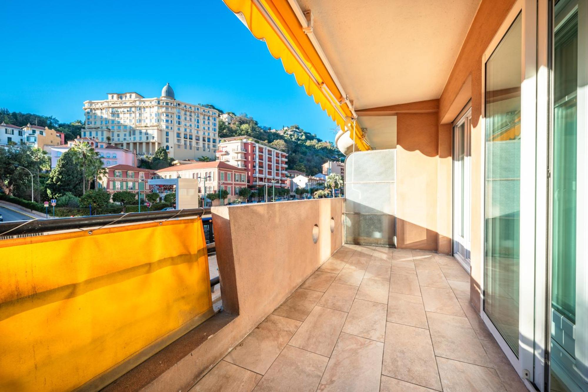 Castel 2 Studio Au Centre Ville De Menton Gare Sncf Exterior foto
